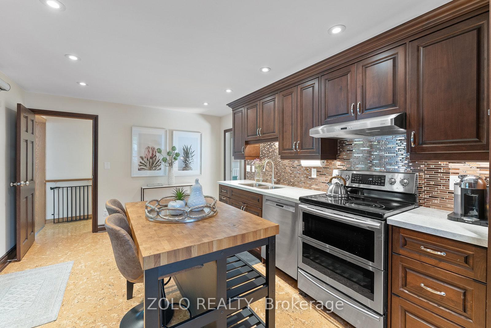 Photo 11 of 2 Natal Avenue, Scarborough, Birchcliffe-Cliffside — HOMEH
