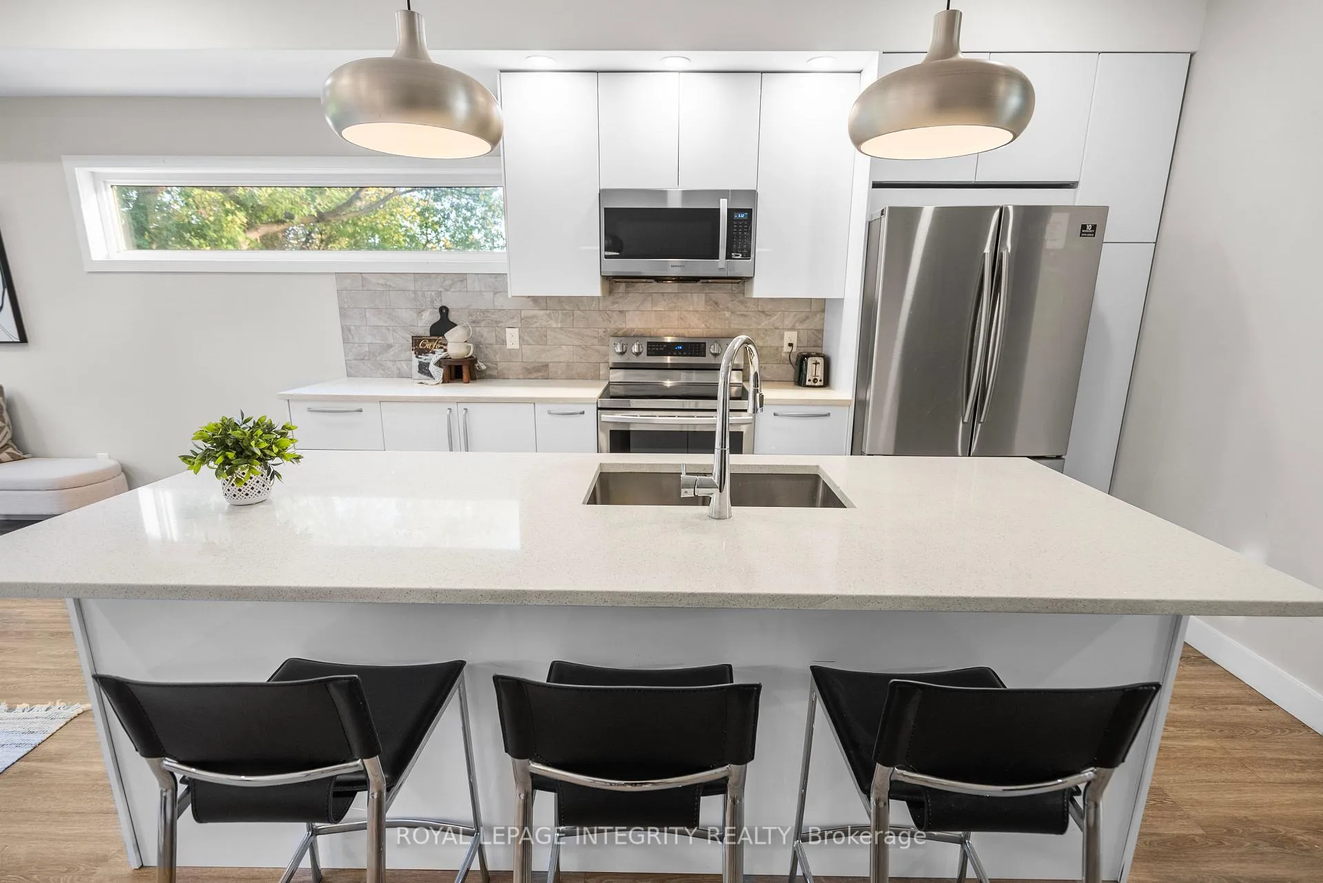 Photo 4 of Unit A & B, 247 Granville Street, Ottawa, Vanier — HOMEH