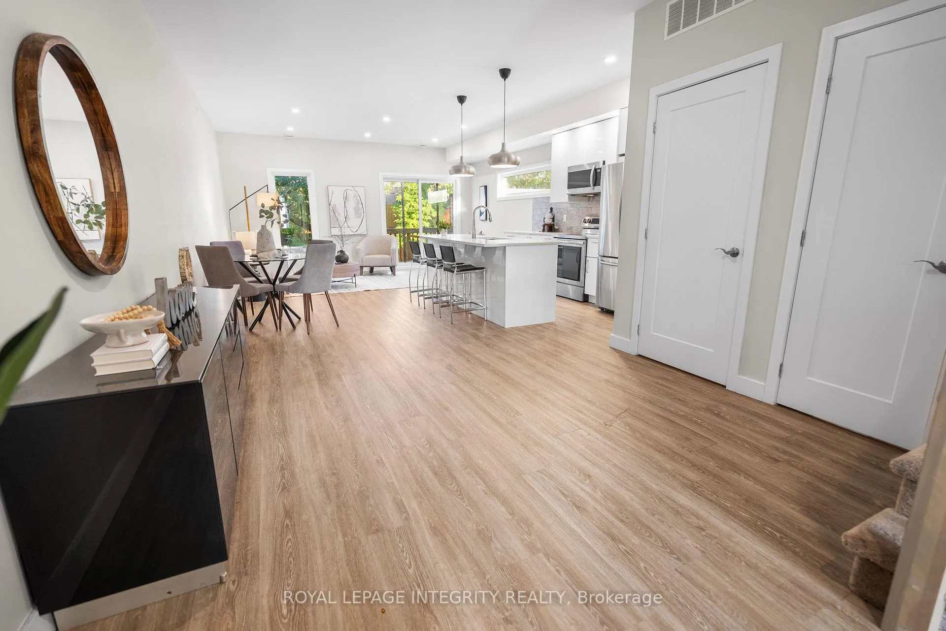 Photo 6 of Unit A & B, 247 Granville Street, Ottawa, Vanier — HOMEH