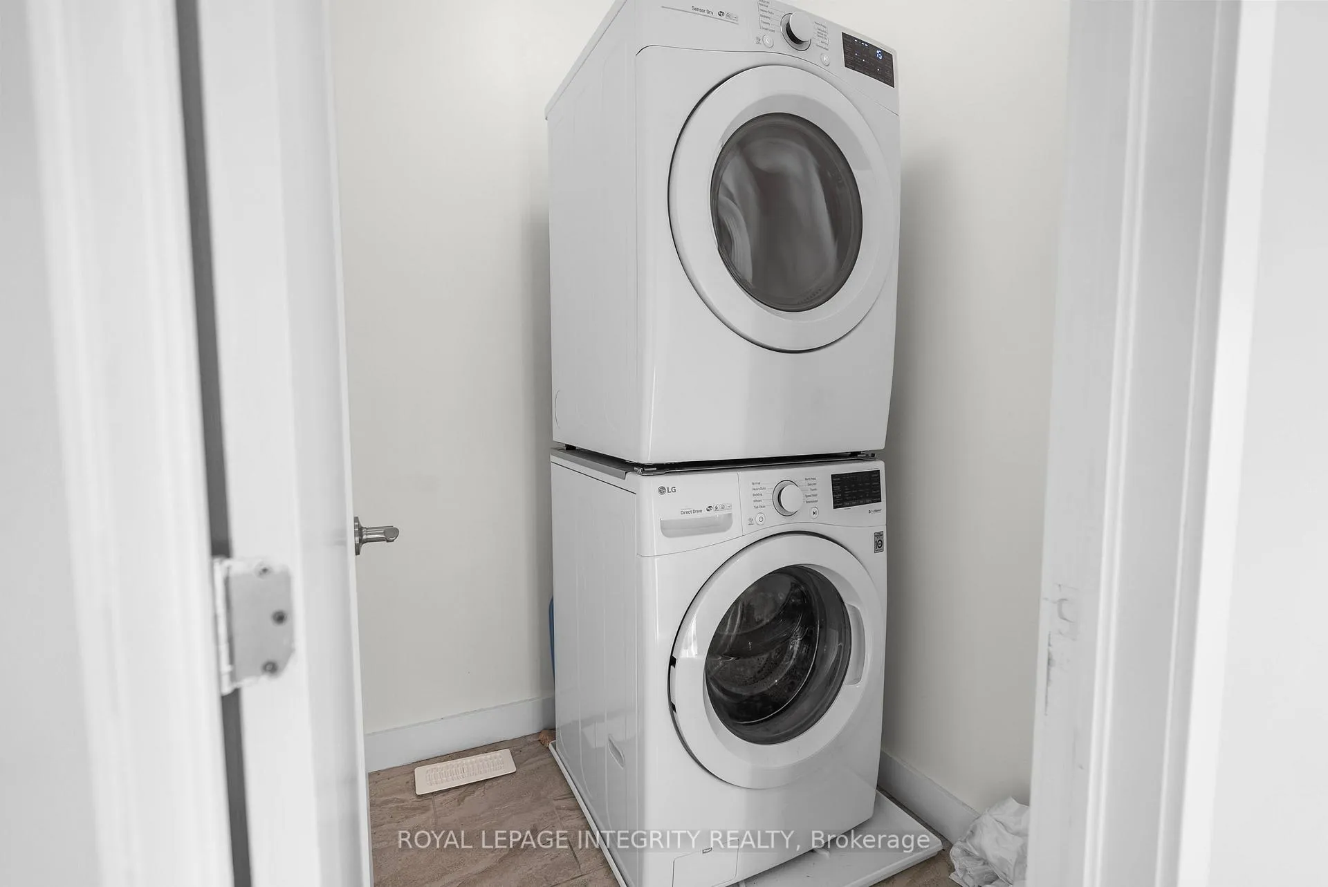 Photo 11 of Unit A & B, 247 Granville Street, Ottawa, Vanier — HOMEH