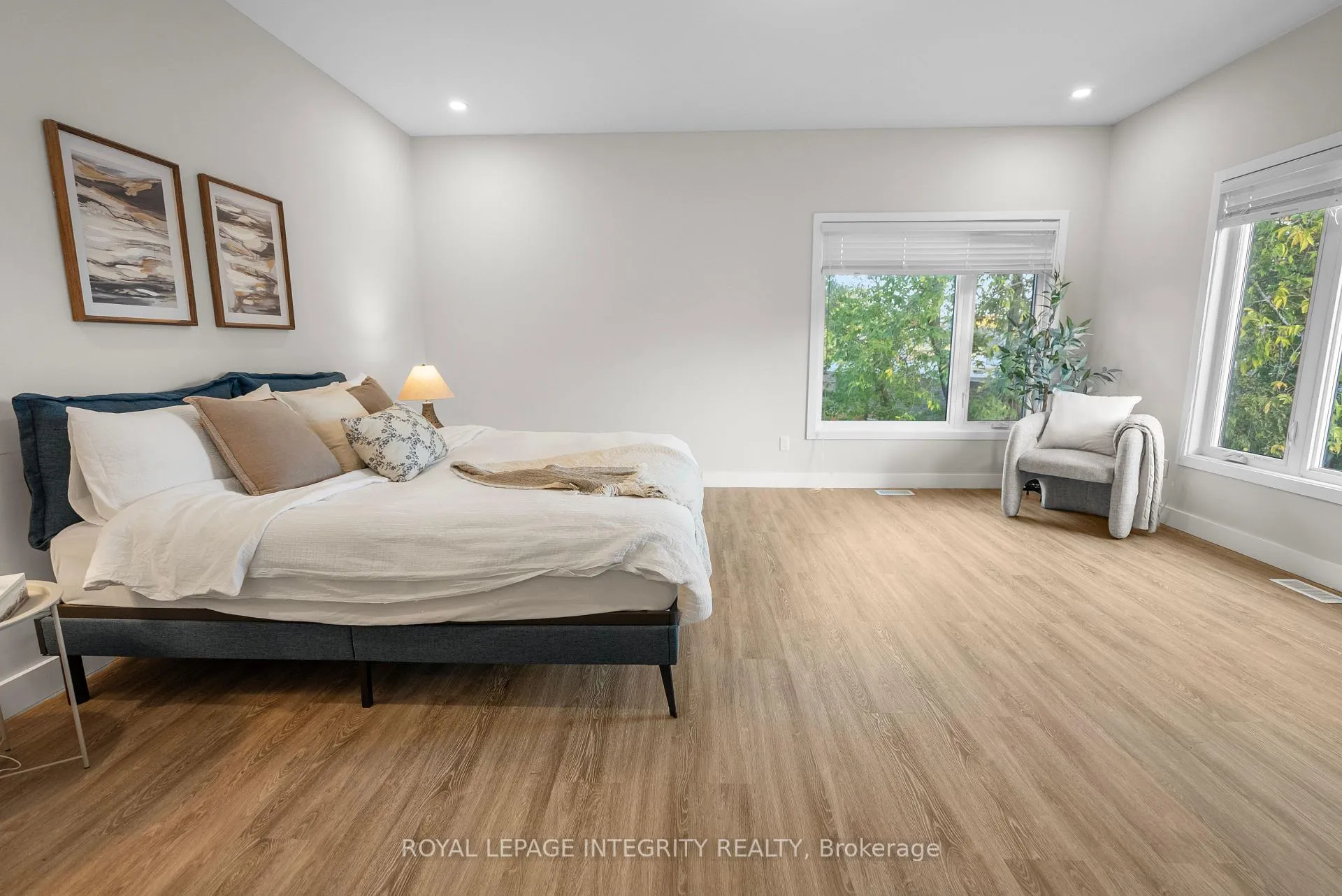 Photo 19 of Unit A & B, 247 Granville Street, Ottawa, Vanier — HOMEH