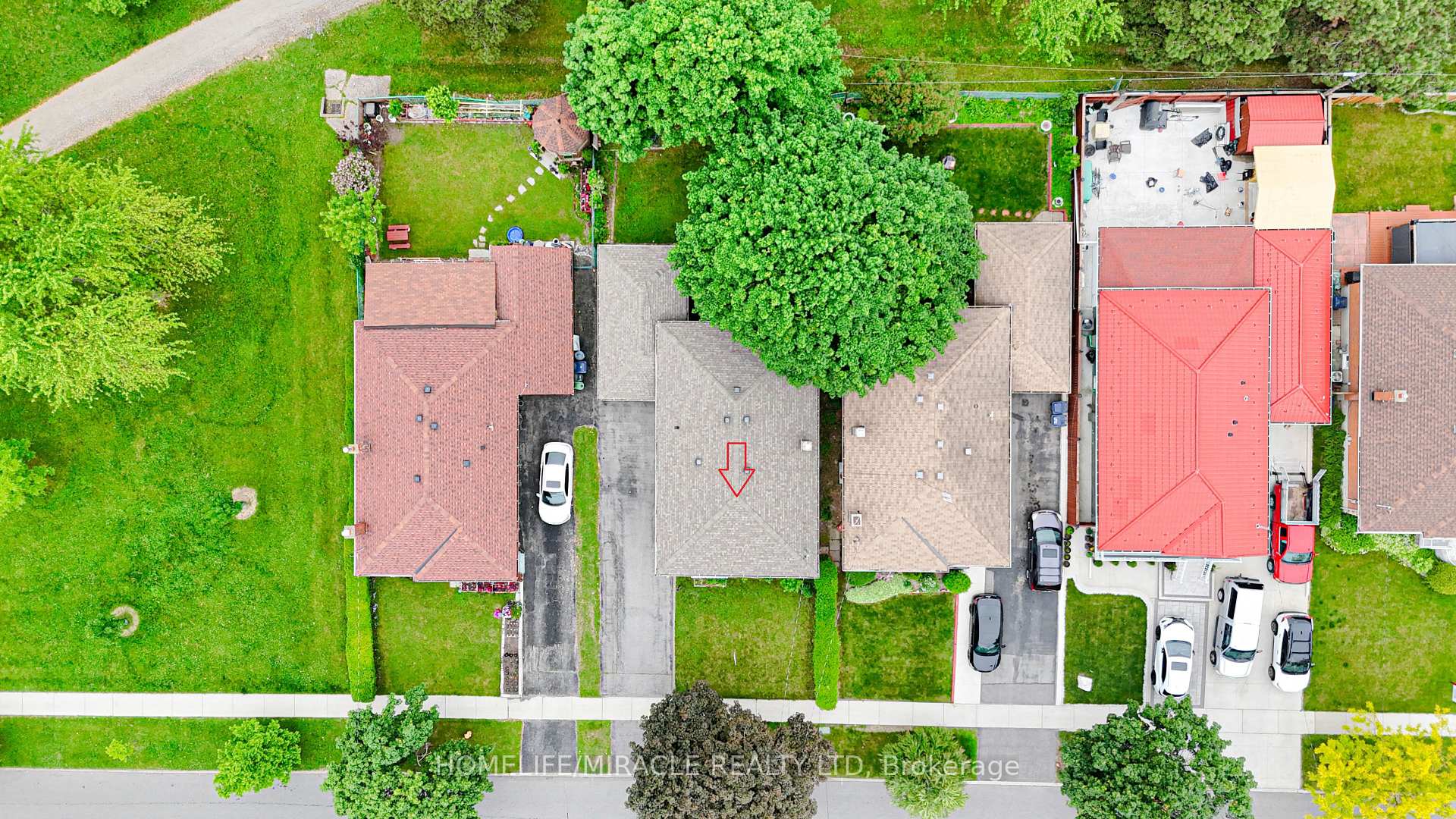 Photo 2 of 74 Mountland Drive, Scarborough, Woburn — HOMEH