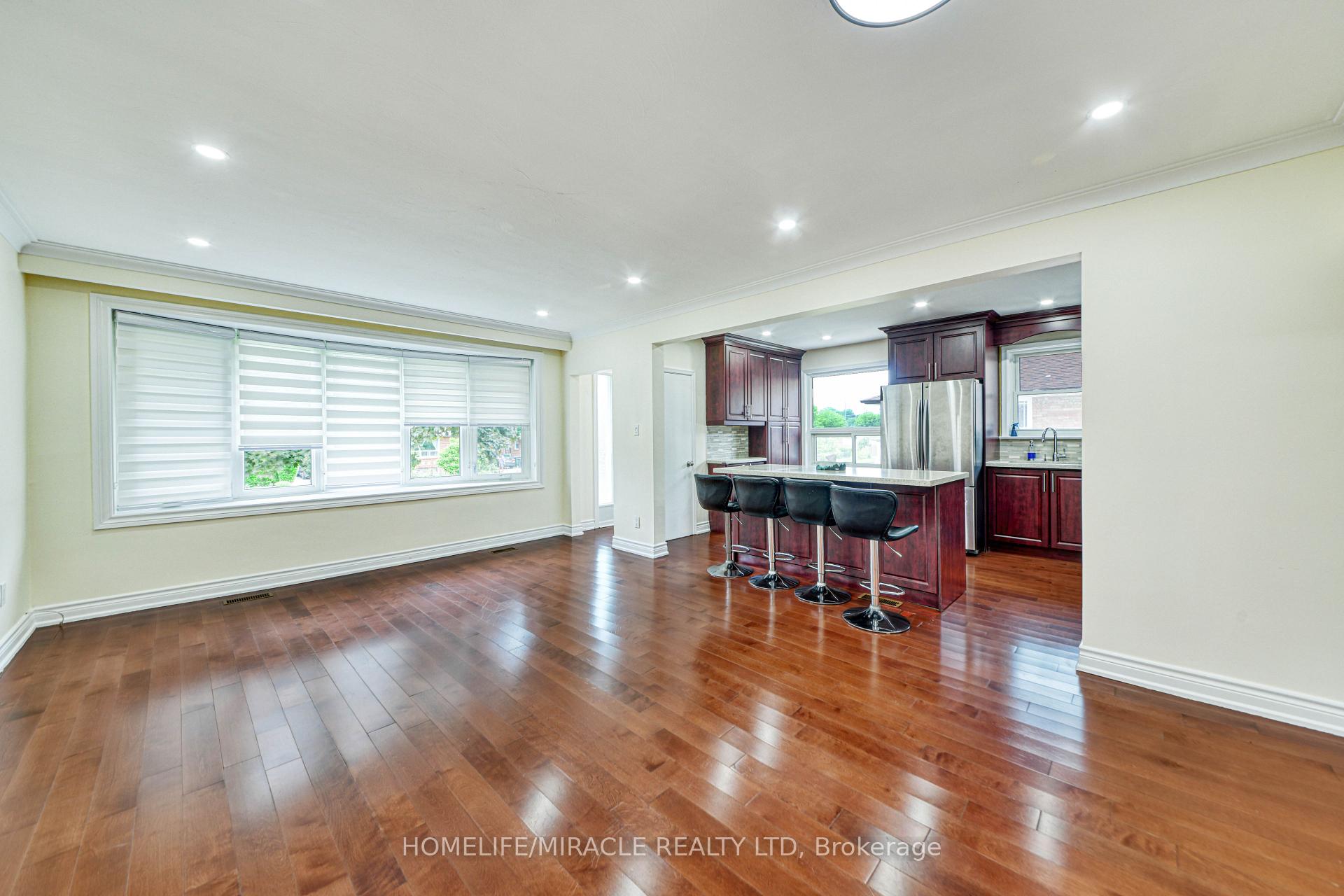 Photo 9 of 74 Mountland Drive, Scarborough, Woburn — HOMEH