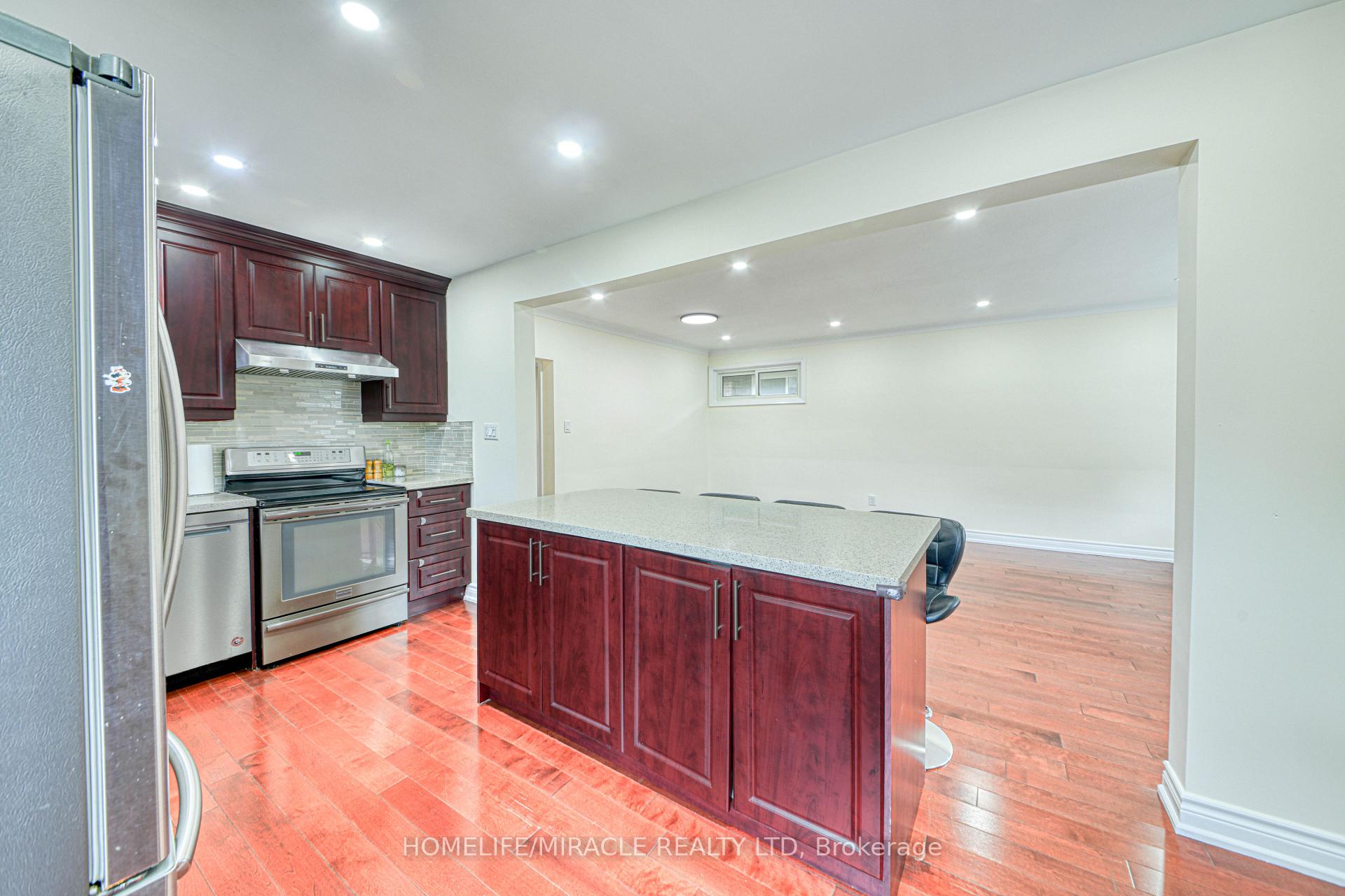 Photo 11 of 74 Mountland Drive, Scarborough, Woburn — HOMEH