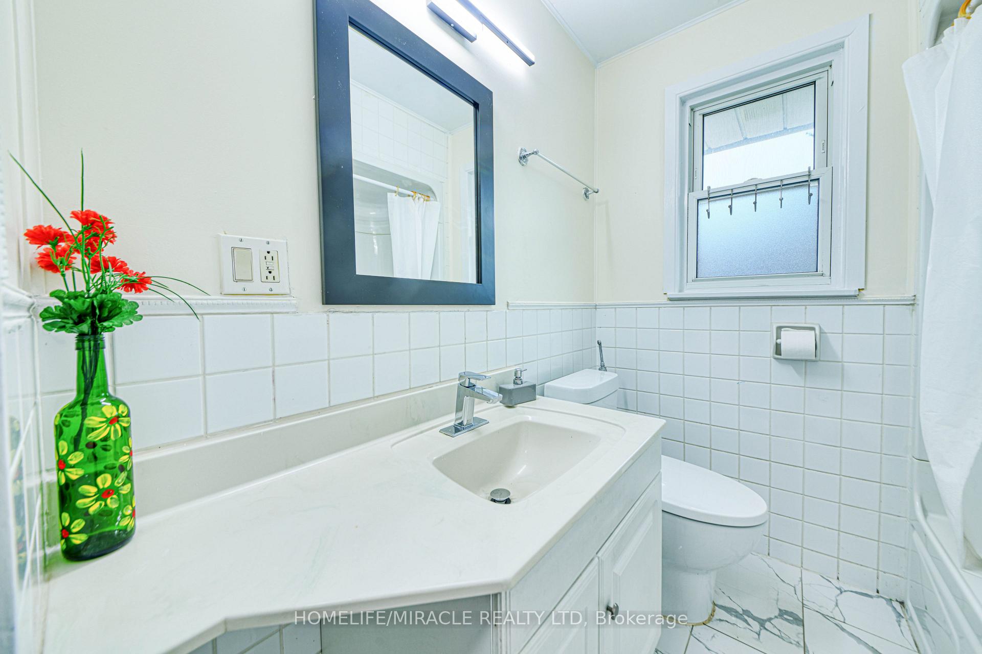 Photo 16 of 74 Mountland Drive, Scarborough, Woburn — HOMEH