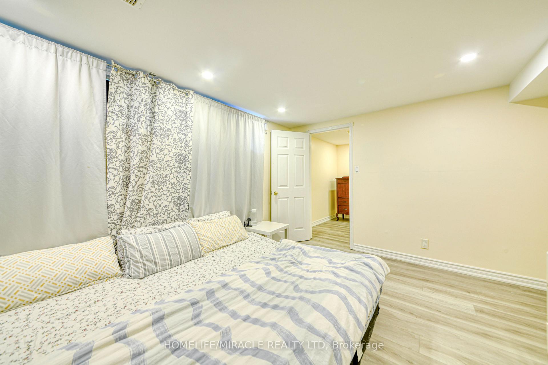Photo 20 of 74 Mountland Drive, Scarborough, Woburn — HOMEH