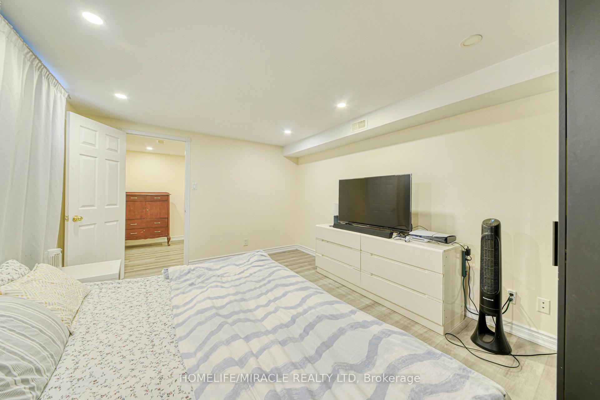 Photo 21 of 74 Mountland Drive, Scarborough, Woburn — HOMEH