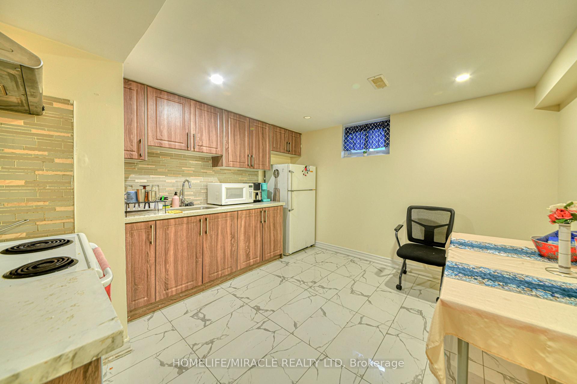 Photo 24 of 74 Mountland Drive, Scarborough, Woburn — HOMEH