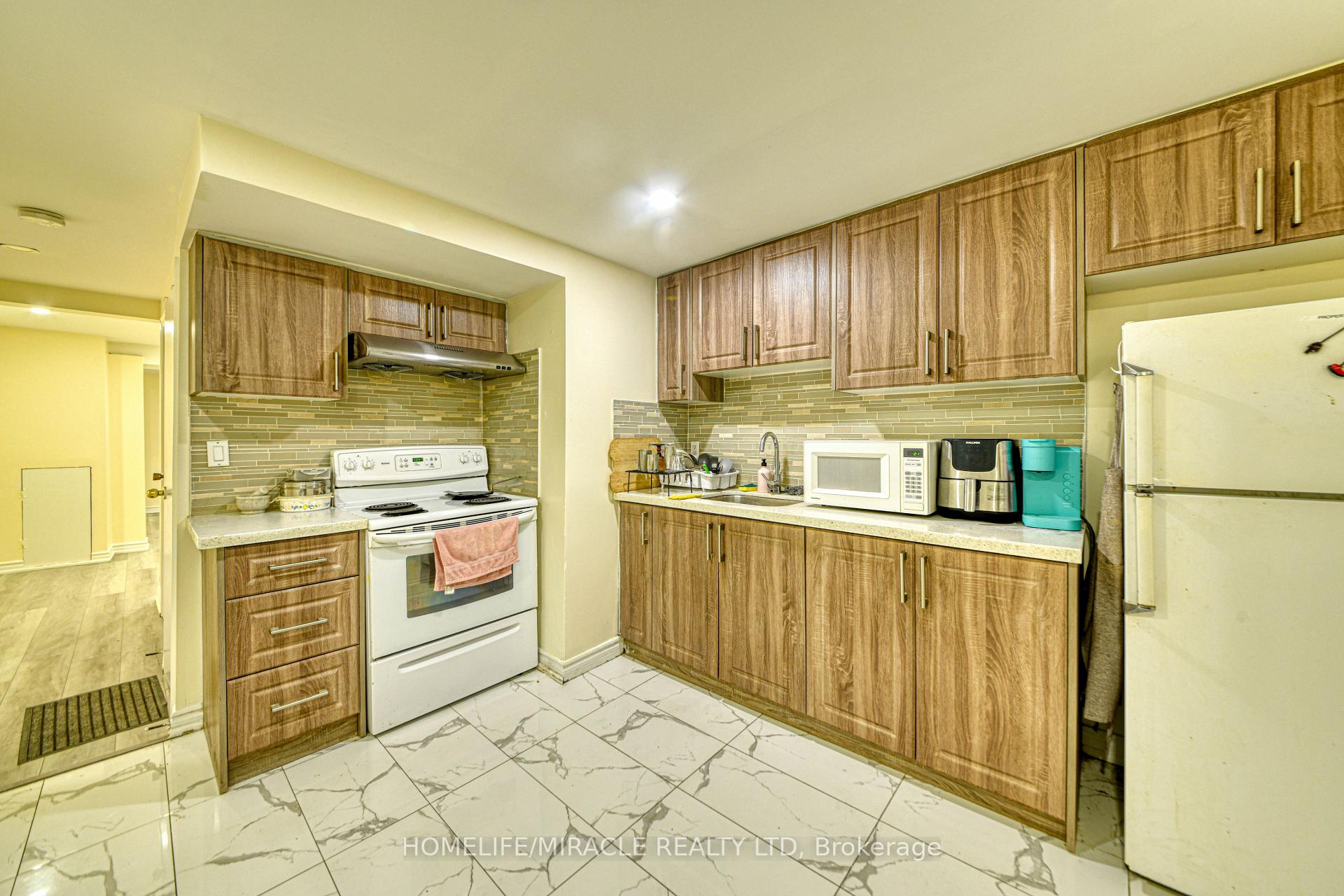 Photo 25 of 74 Mountland Drive, Scarborough, Woburn — HOMEH