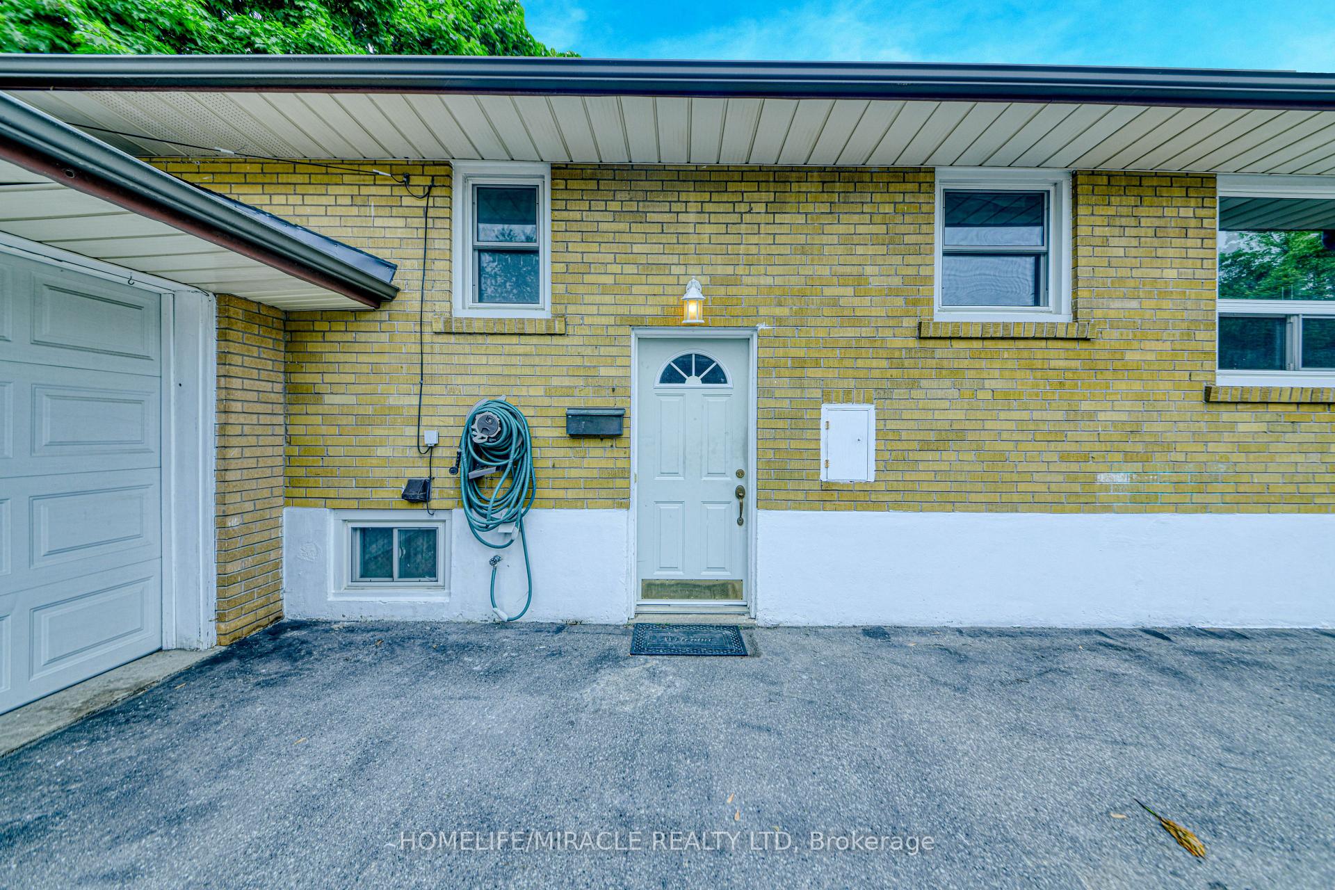 Photo 34 of 74 Mountland Drive, Scarborough, Woburn — HOMEH
