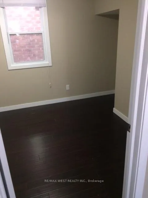 Photo 5 of Unit Main, 44 Beechwood Avenue, Toronto, Rockcliffe-Smythe — HOMEH