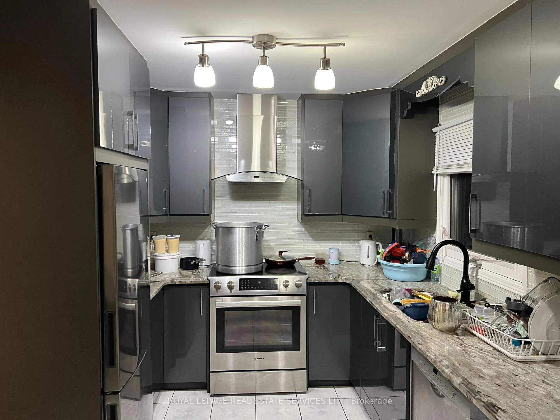 Photo 5 of 14 Songsparrow Drive S, Brampton, Fletcher's Creek South — HOMEH