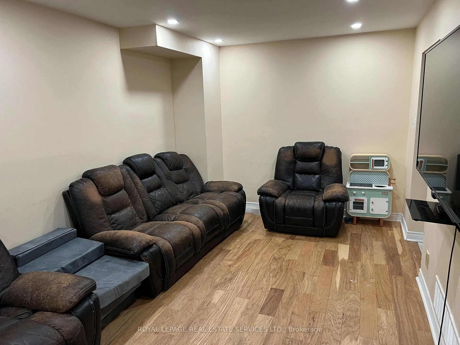 Photo 12 of 14 Songsparrow Drive S, Brampton, Fletcher's Creek South — HOMEH
