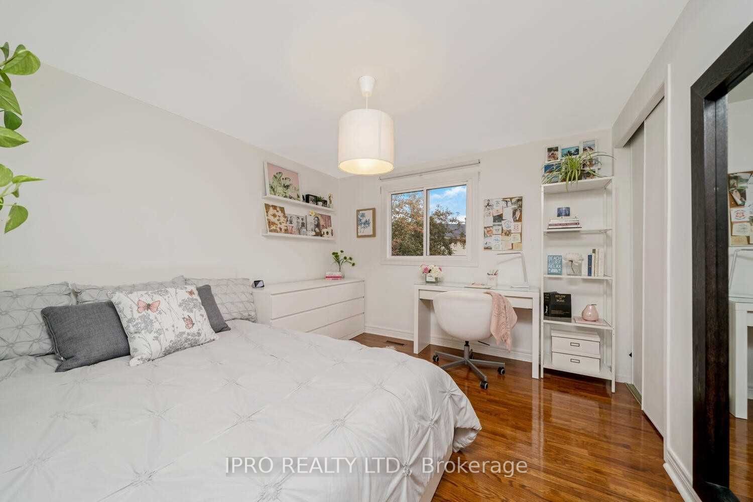Photo 19 of 551 Roseheath Drive, Milton, Bronte Meadows — HOMEH