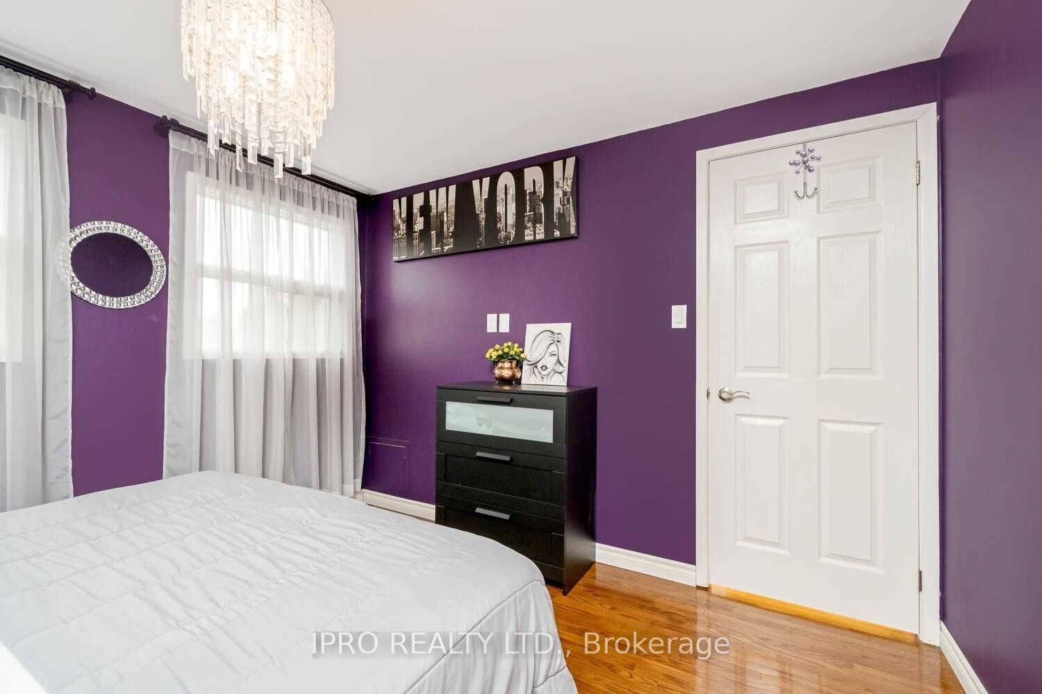 Photo 21 of 551 Roseheath Drive, Milton, Bronte Meadows — HOMEH