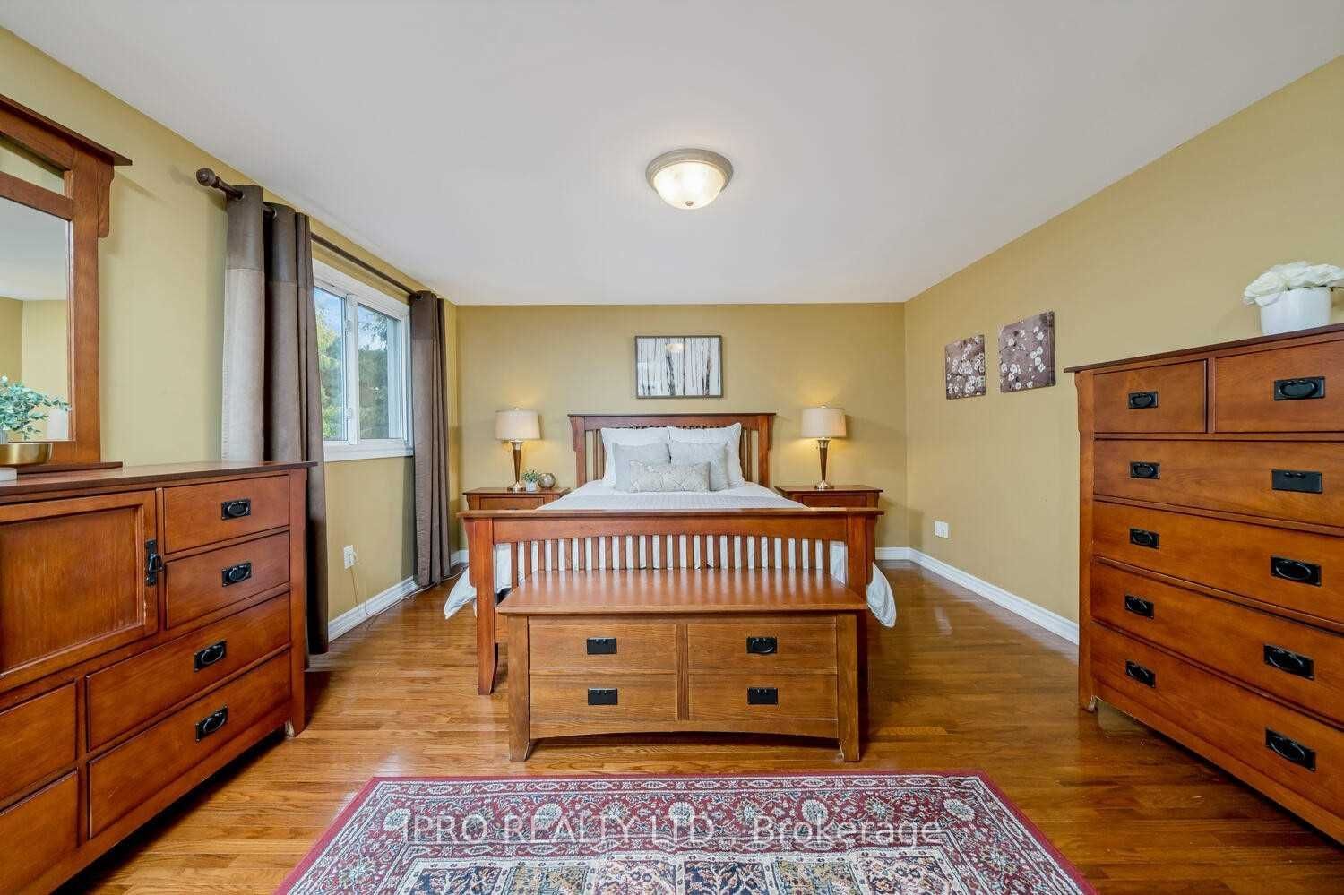 Photo 16 of 551 Roseheath Drive, Milton, Bronte Meadows — HOMEH