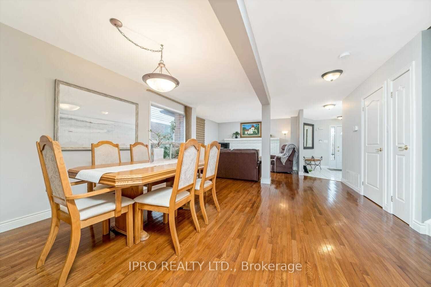 Photo 14 of 551 Roseheath Drive, Milton, Bronte Meadows — HOMEH