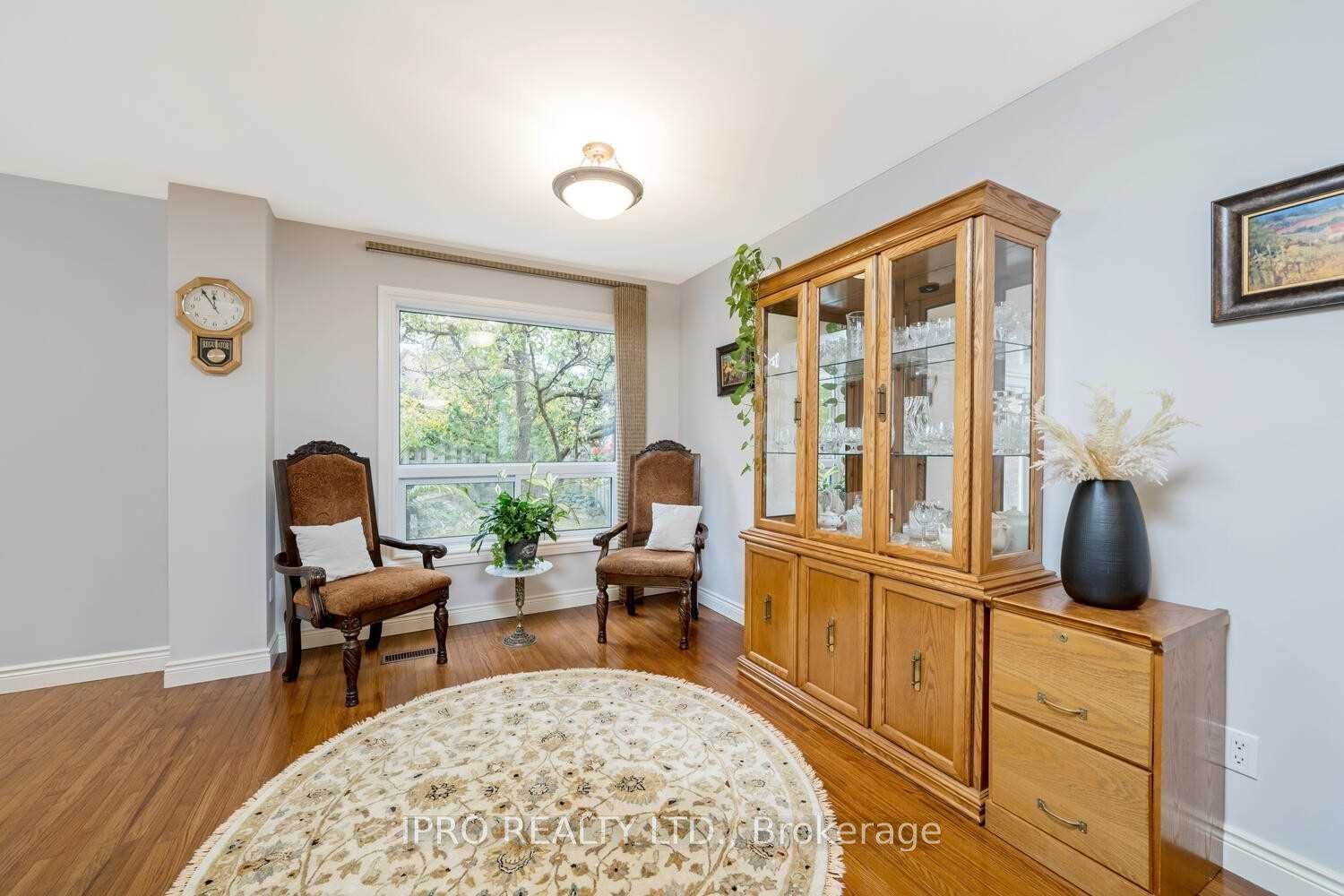 Photo 12 of 551 Roseheath Drive, Milton, Bronte Meadows — HOMEH
