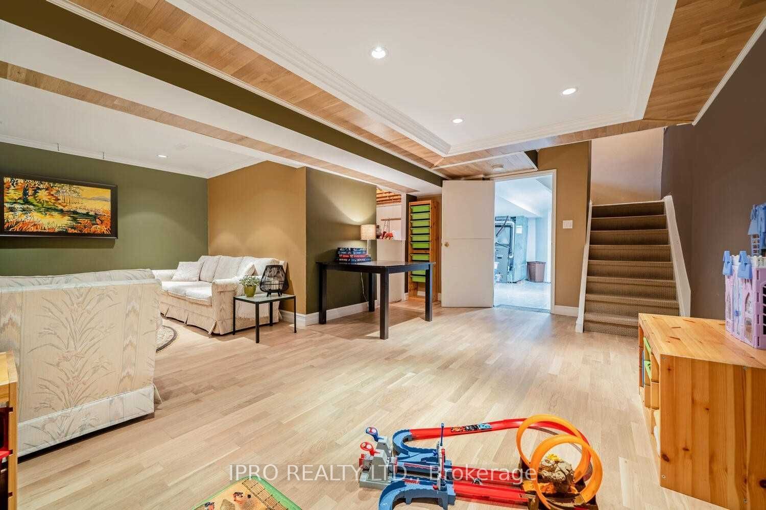 Photo 22 of 551 Roseheath Drive, Milton, Bronte Meadows — HOMEH
