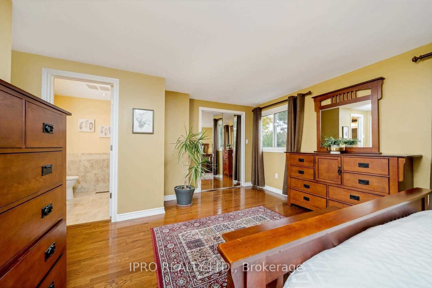 Photo 17 of 551 Roseheath Drive, Milton, Bronte Meadows — HOMEH