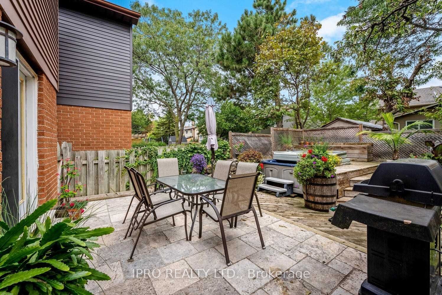 Photo 25 of 551 Roseheath Drive, Milton, Bronte Meadows — HOMEH