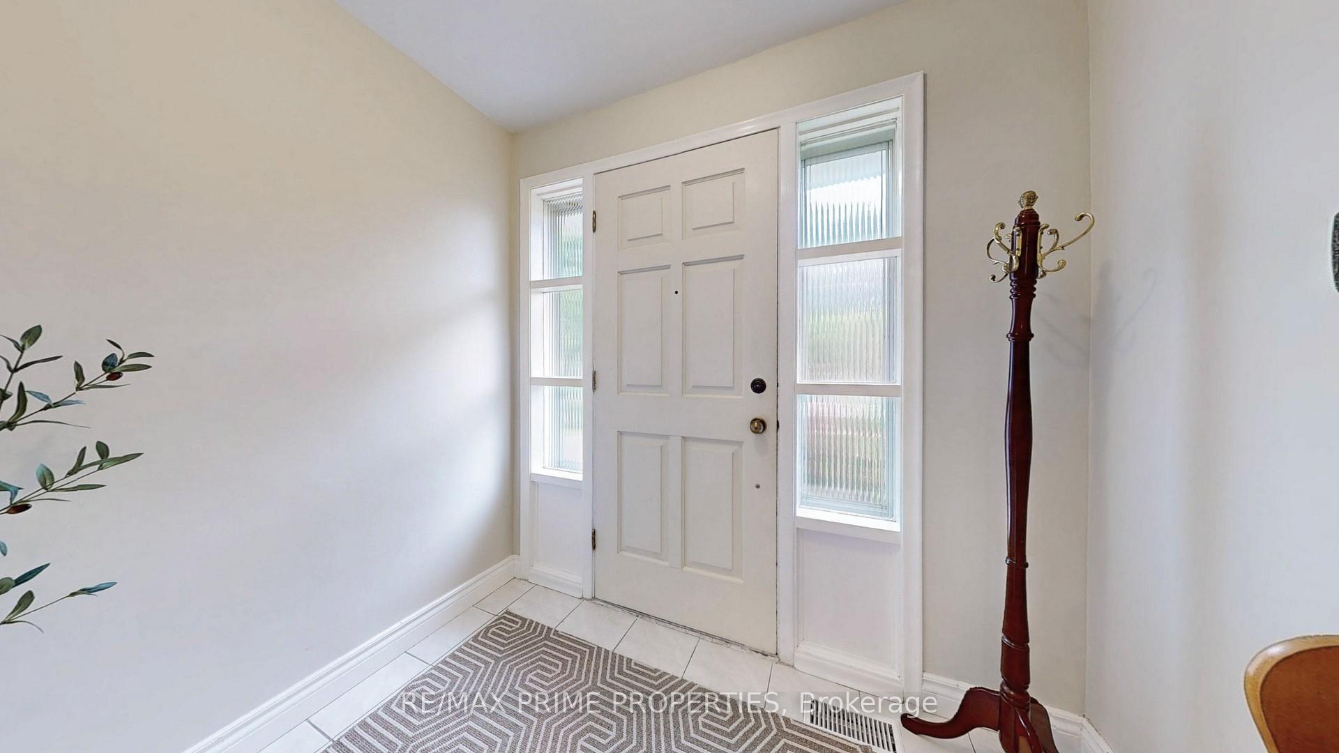 Photo 6 of 64 Highcourt Crescent, Scarborough, Woburn — HOMEH