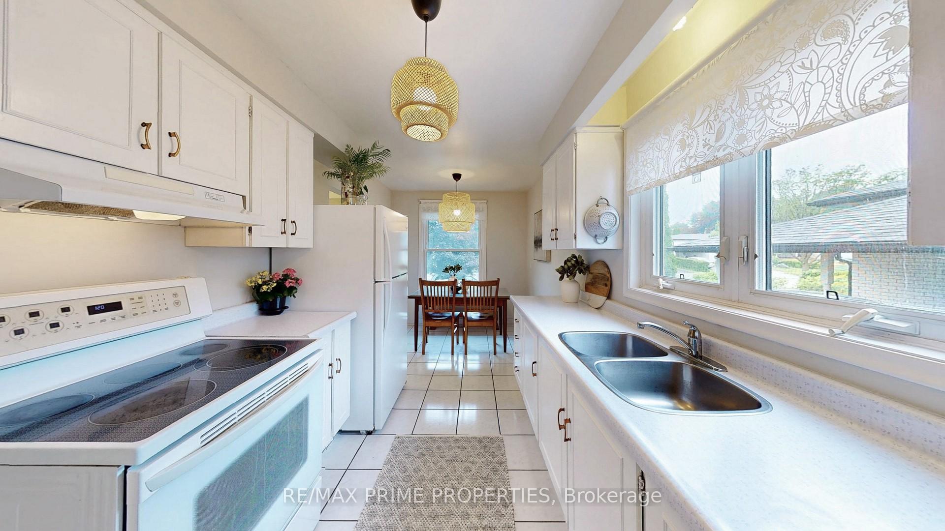 Photo 14 of 64 Highcourt Crescent, Scarborough, Woburn — HOMEH