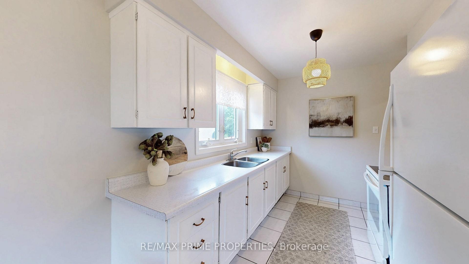 Photo 15 of 64 Highcourt Crescent, Scarborough, Woburn — HOMEH