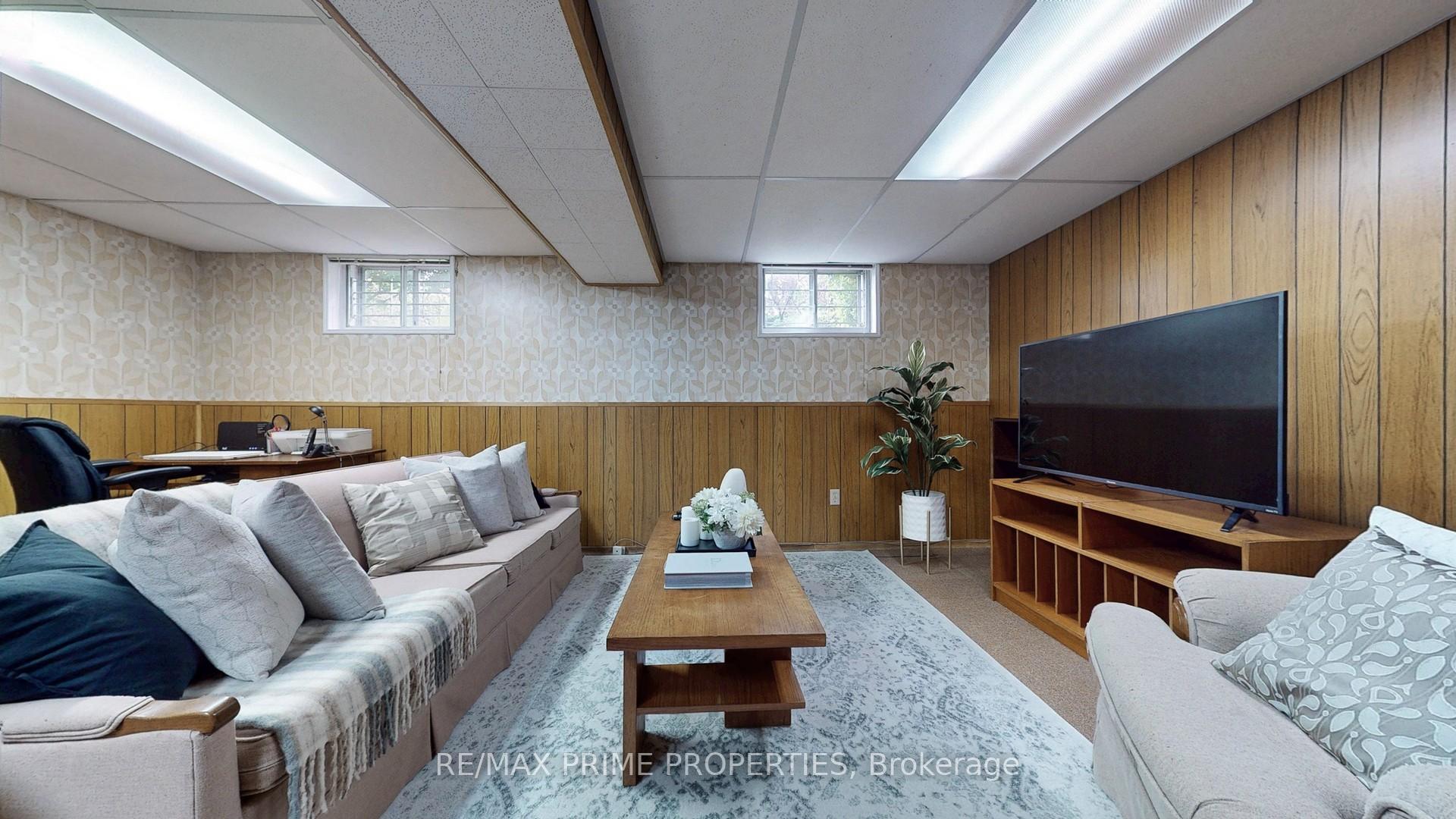 Photo 32 of 64 Highcourt Crescent, Scarborough, Woburn — HOMEH