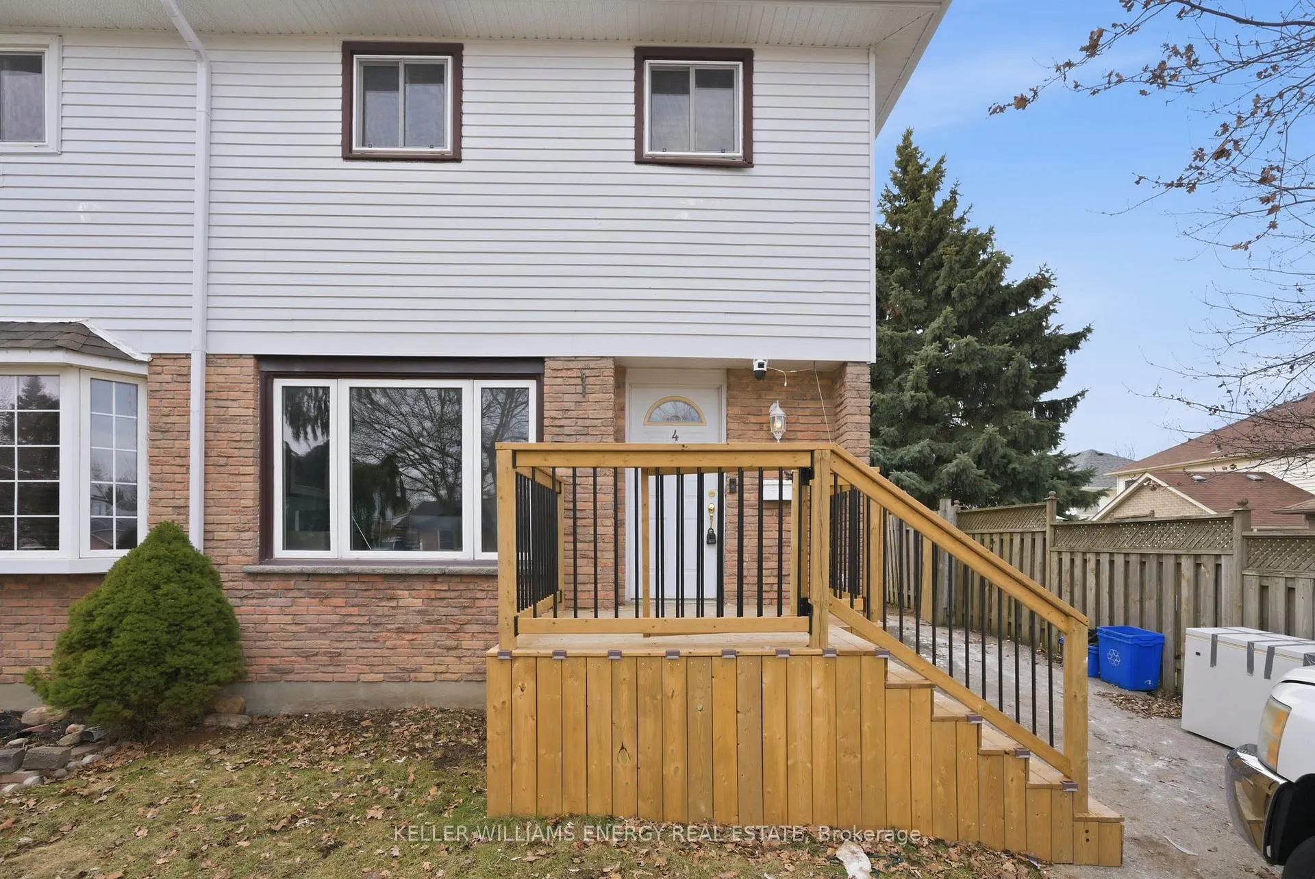Front of 428 Lesabre Street
