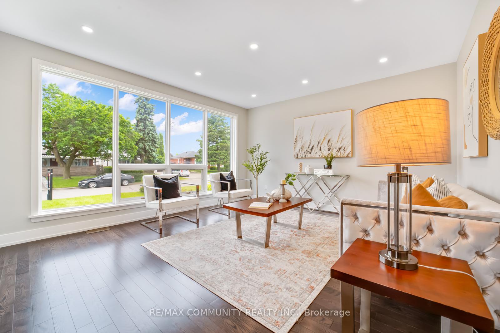 Photo 10 of 22 Miramar Crescent, Scarborough, Bendale — HOMEH