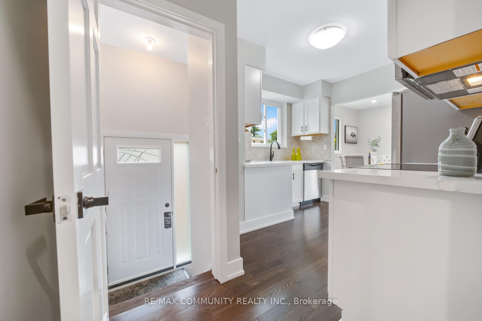 Photo 24 of 22 Miramar Crescent, Scarborough, Bendale — HOMEH