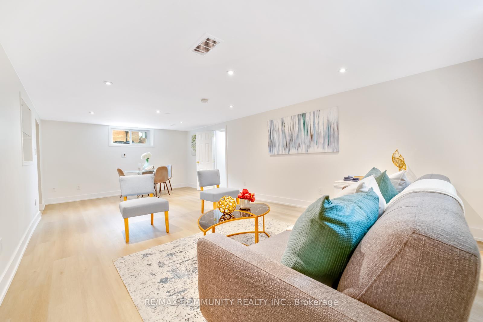 Photo 28 of 22 Miramar Crescent, Scarborough, Bendale — HOMEH