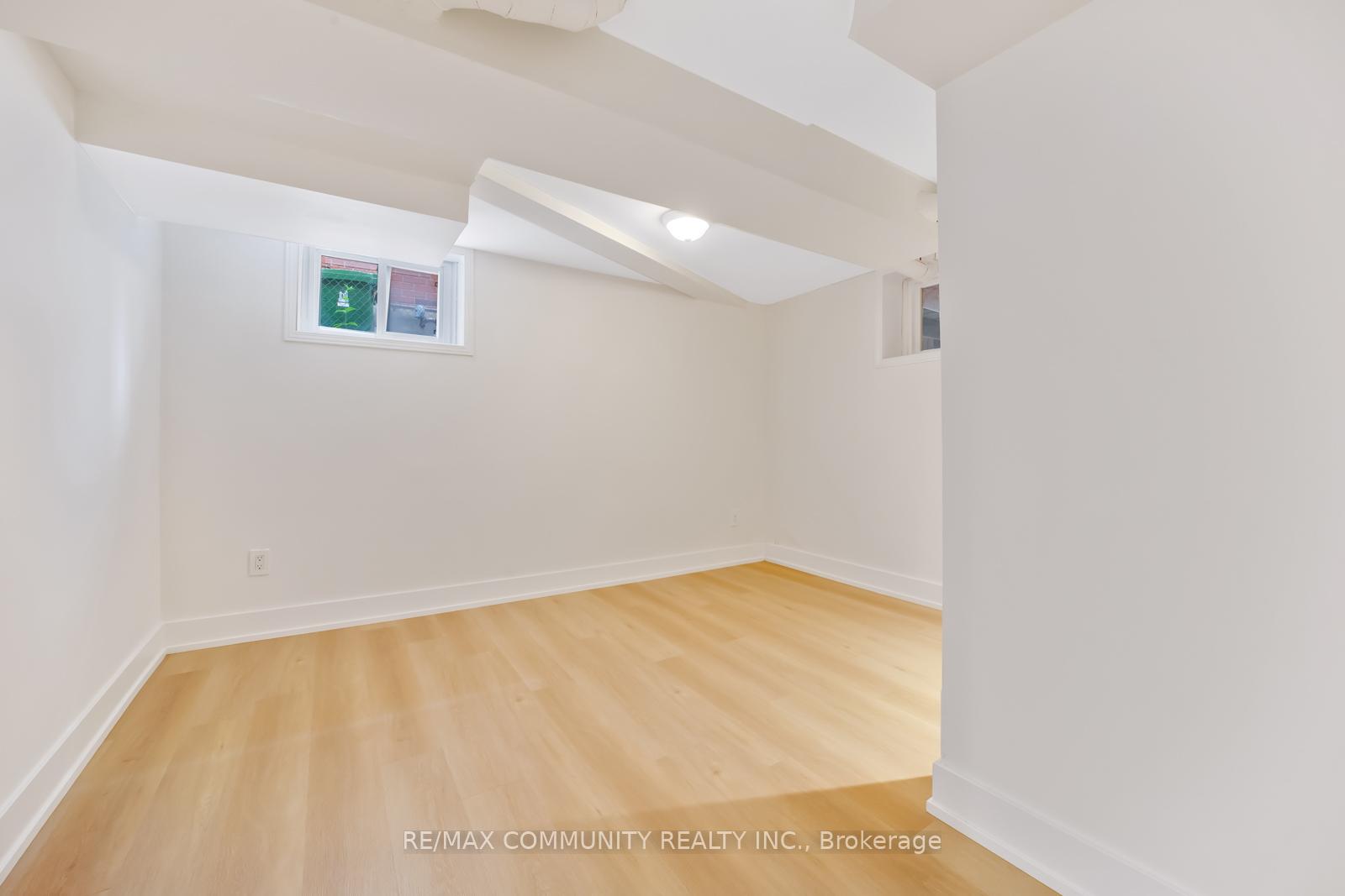 Photo 34 of 22 Miramar Crescent, Scarborough, Bendale — HOMEH