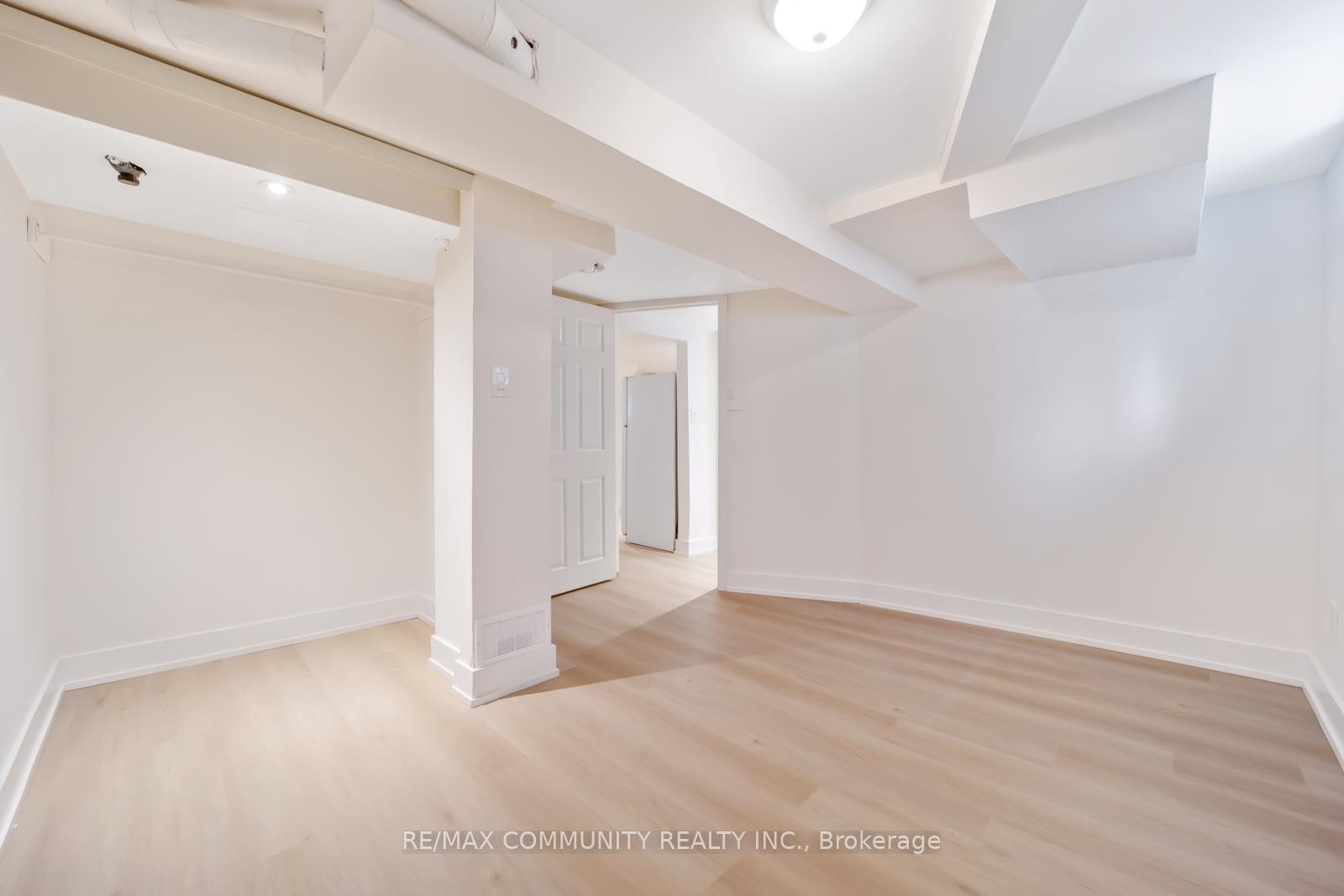 Photo 35 of 22 Miramar Crescent, Scarborough, Bendale — HOMEH