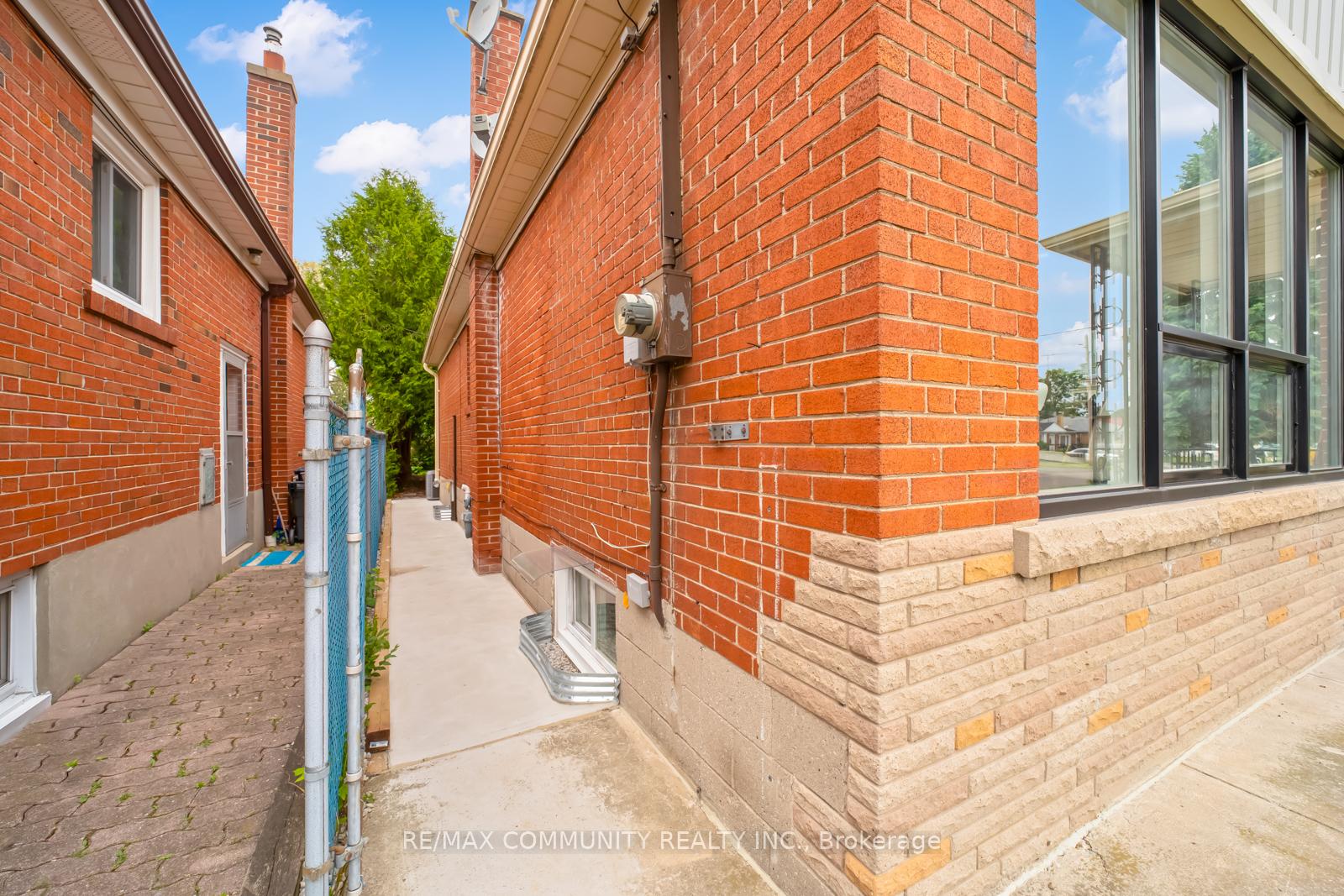 Photo 47 of 22 Miramar Crescent, Scarborough, Bendale — HOMEH