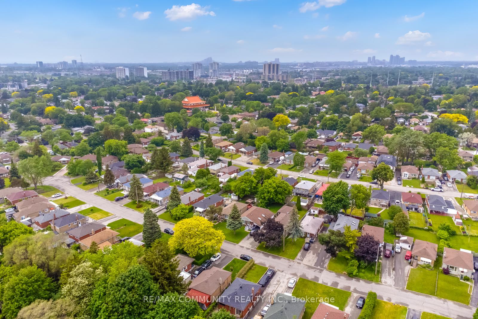 Photo 49 of 22 Miramar Crescent, Scarborough, Bendale — HOMEH