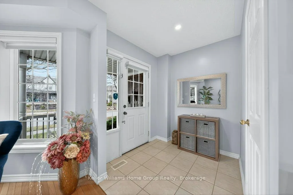 Photo 4 of 623 New Bedford Drive, Waterloo — HOMEH