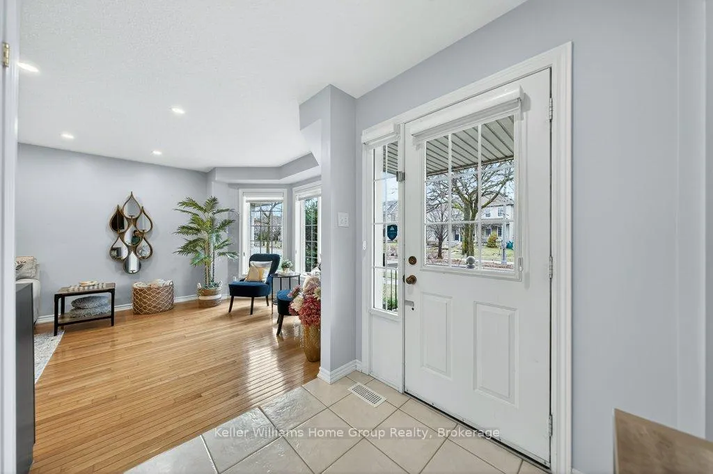 Photo 5 of 623 New Bedford Drive, Waterloo — HOMEH