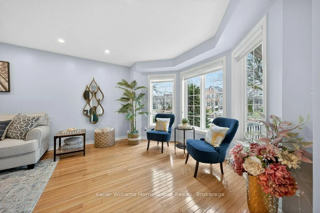 Photo 6 of 623 New Bedford Drive, Waterloo — HOMEH