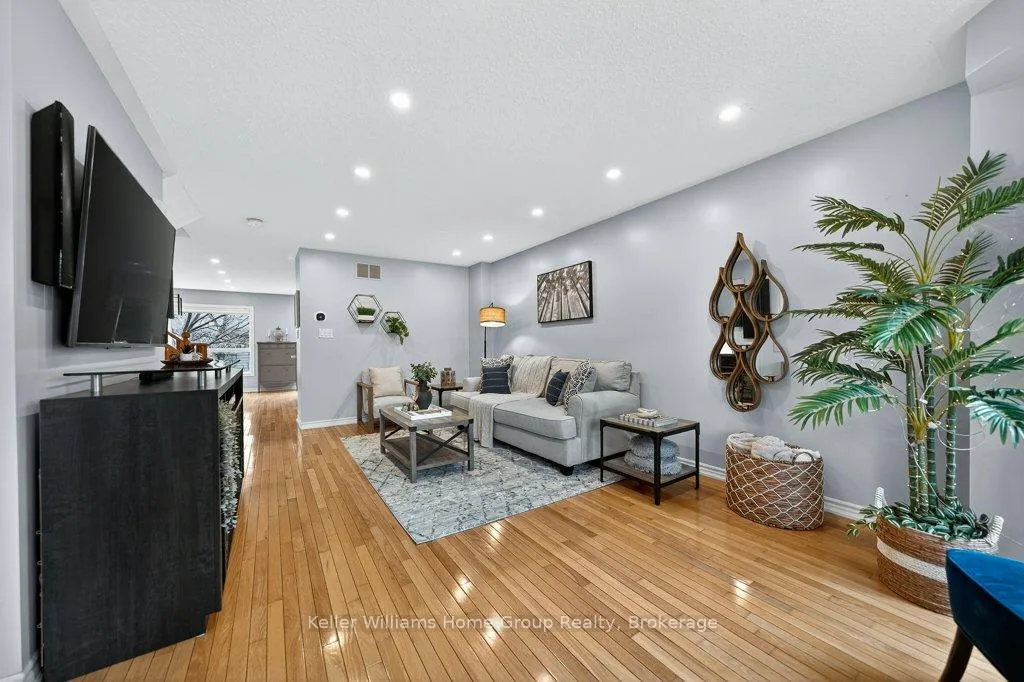 Photo 7 of 623 New Bedford Drive, Waterloo — HOMEH