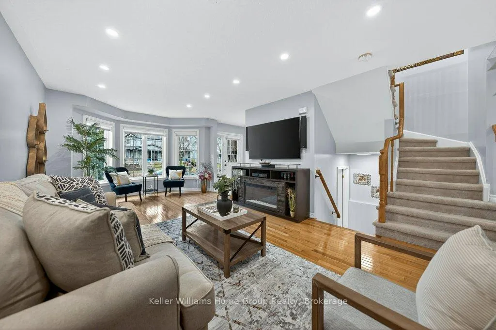 Photo 9 of 623 New Bedford Drive, Waterloo — HOMEH