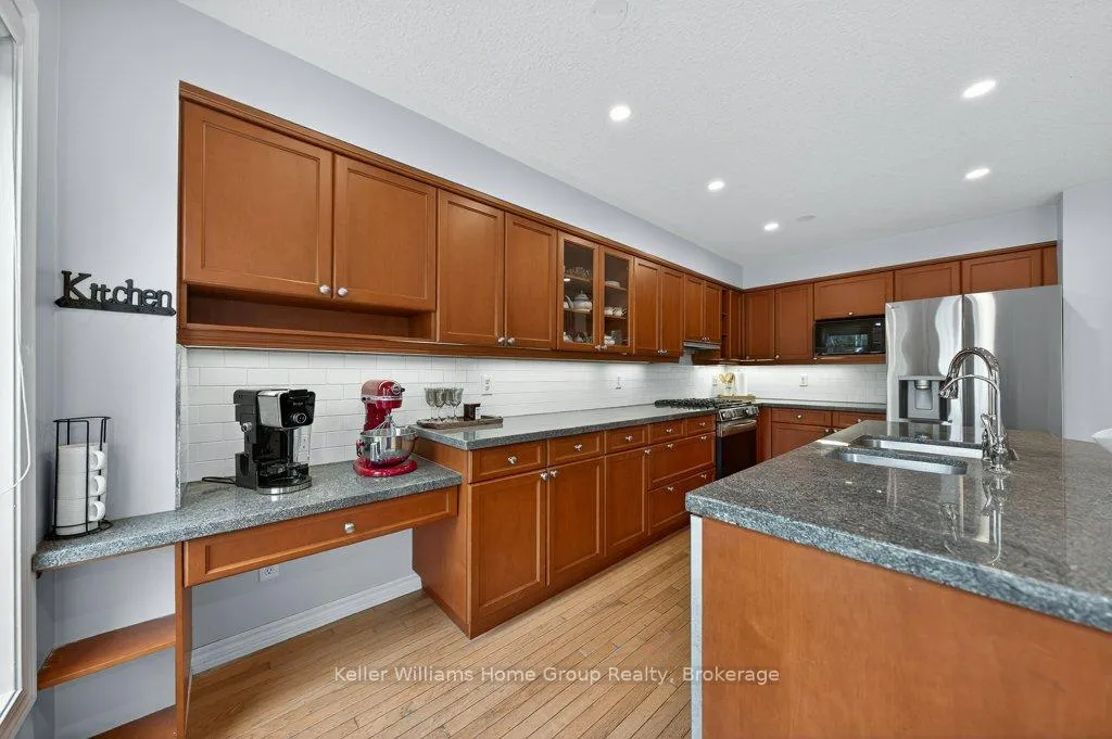 Photo 18 of 623 New Bedford Drive, Waterloo — HOMEH