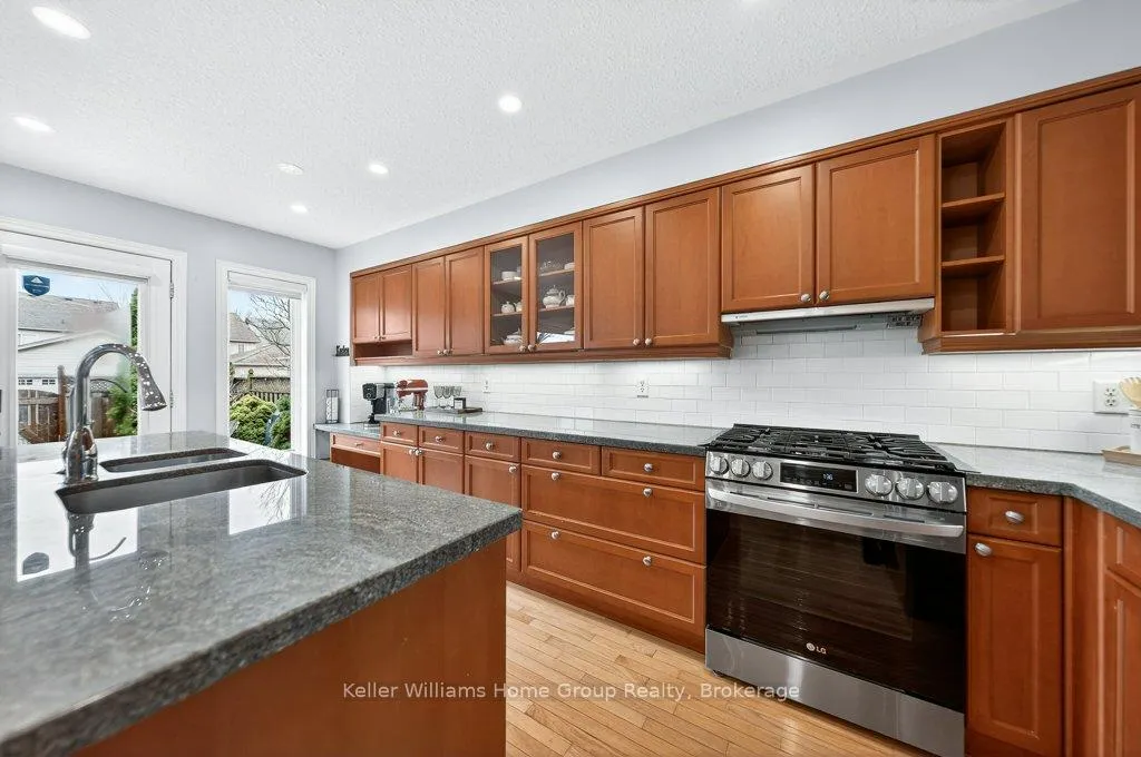 Photo 20 of 623 New Bedford Drive, Waterloo — HOMEH