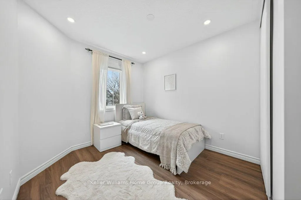 Photo 31 of 623 New Bedford Drive, Waterloo — HOMEH