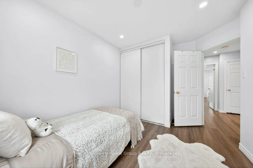 Photo 32 of 623 New Bedford Drive, Waterloo — HOMEH