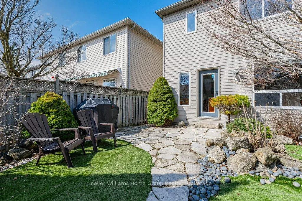 Photo 45 of 623 New Bedford Drive, Waterloo — HOMEH
