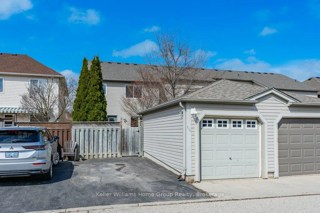 Photo 46 of 623 New Bedford Drive, Waterloo — HOMEH