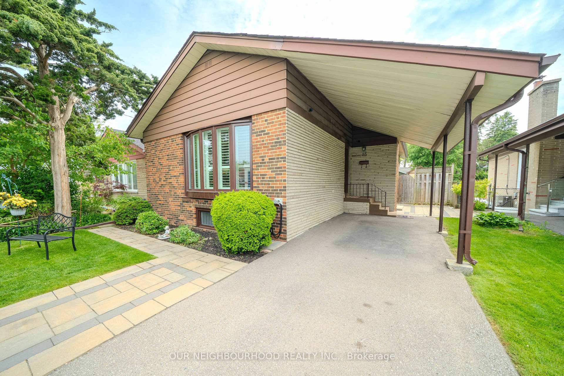 Photo 2 of 15 Penetang Crescent, Scarborough, Bendale — HOMEH