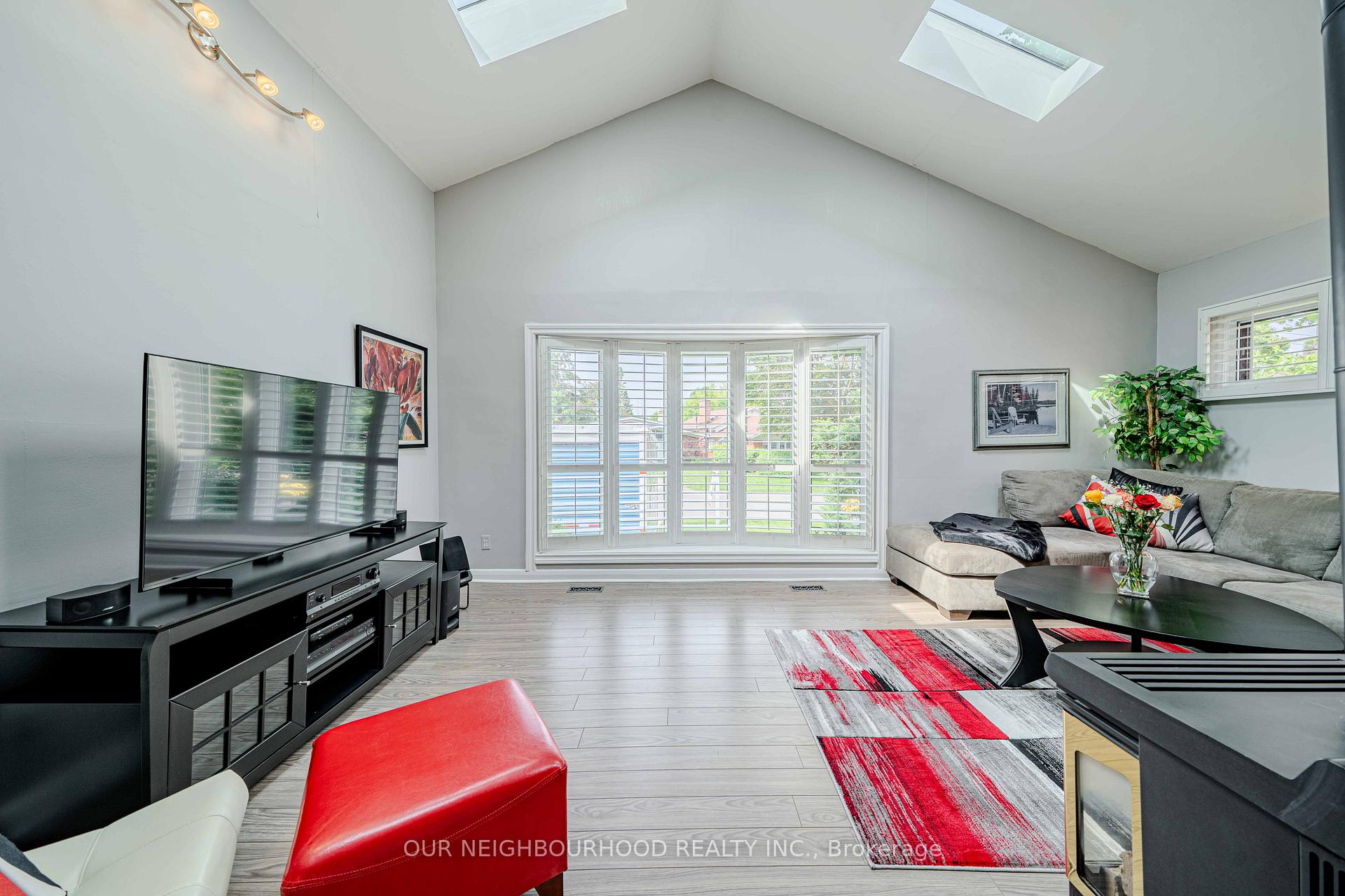 Photo 8 of 15 Penetang Crescent, Scarborough, Bendale — HOMEH